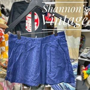 Lululemon Keepsake sz 6 pleated shorts A27